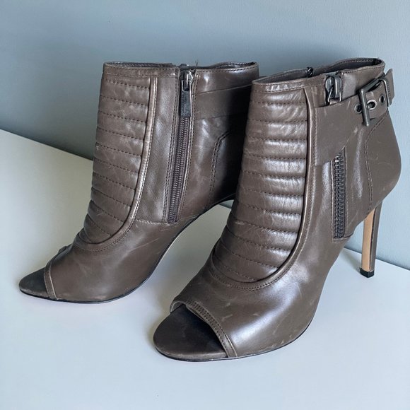Vince Camuto open toe heels - Picture 1 of 4